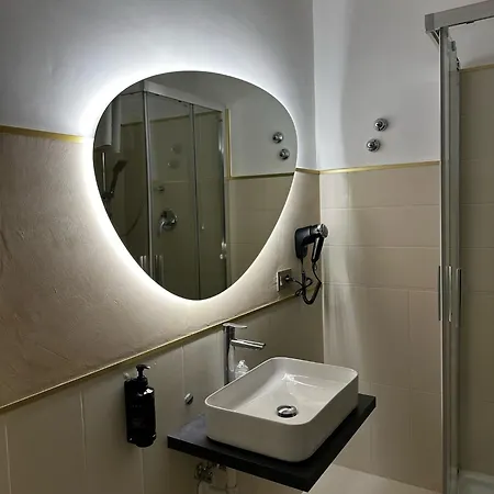 Hotel Urban *